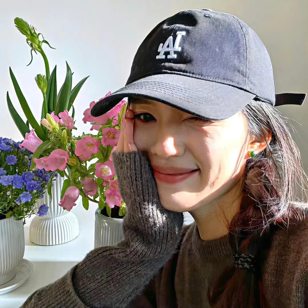 请别相信她